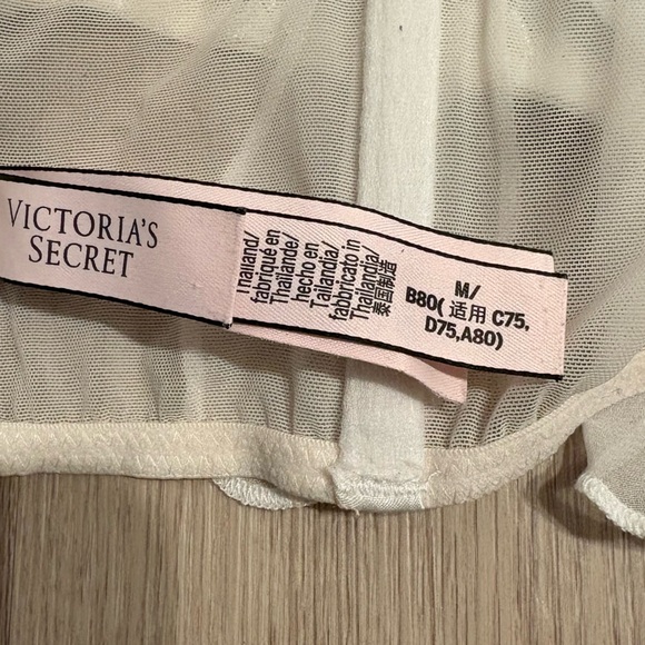 Victorias Secret Womens Bralette Medium White Cream Lace Delicate Floral Bow - Picture 11 of 12